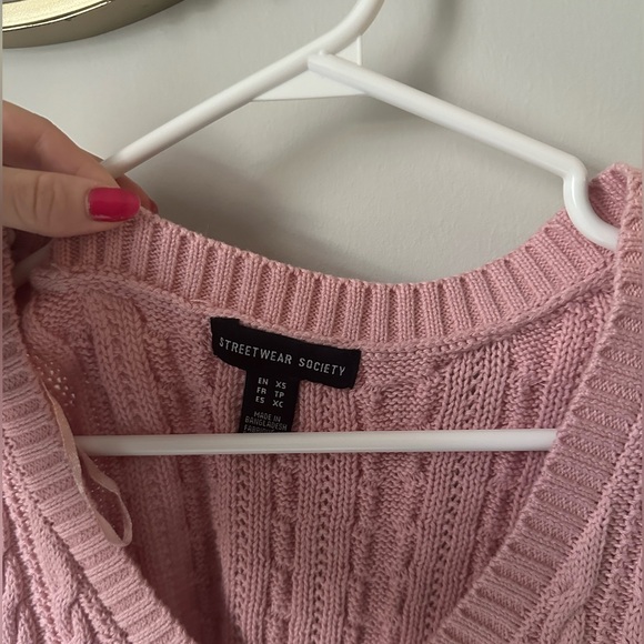 Pink knit v-neck sweater vest - Picture 3 of 3